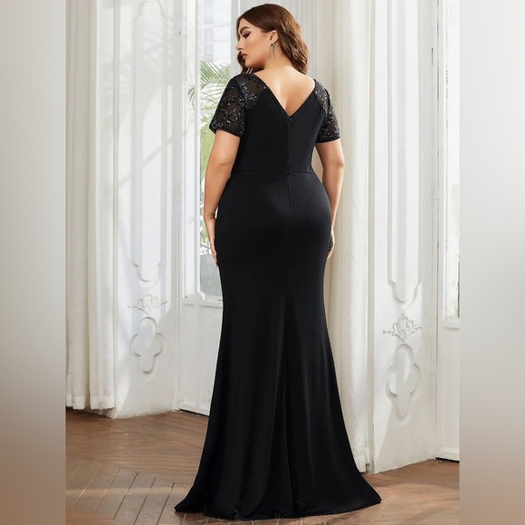 🆕 Plus Size Front Slit Short Sleeve With Sequin Mother of the Bride Dresses - Picture 2 of 3